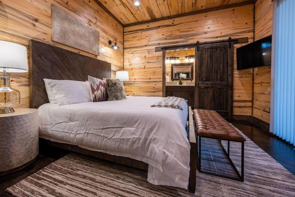 The Blaylock Cabin, 2 King, Hot Tub, Pet Friendly! Broken Bow Exteriör bild