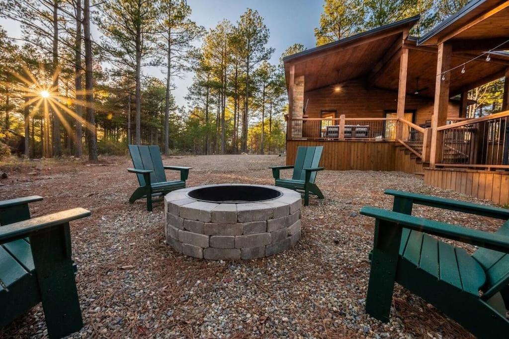 The Blaylock Cabin, 2 King, Hot Tub, Pet Friendly! Broken Bow Exteriör bild