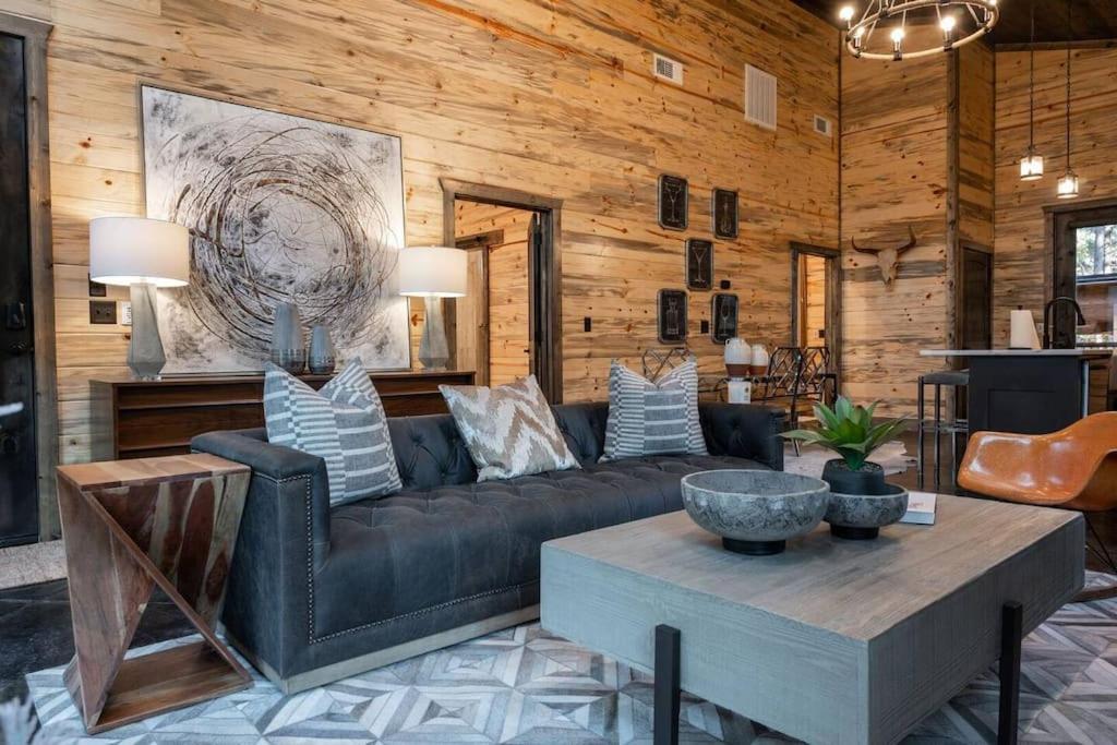 The Blaylock Cabin, 2 King, Hot Tub, Pet Friendly! Broken Bow Exteriör bild